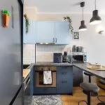 Modern 1 Bedroom By The Gondola