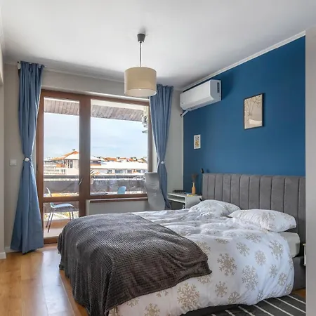 Modern 1 Bedroom By The Gondola Διαμέρισμα *